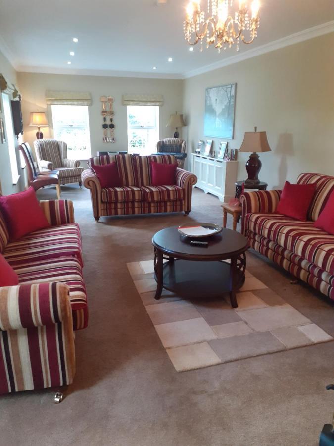 Private Room In Superb House Bed 1 Nobber Buitenkant foto